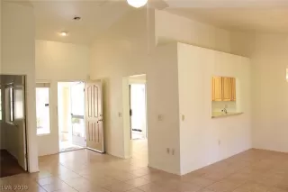 Photo #6: 2087419 Listing