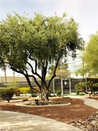 Photo #3: 2087447 Listing