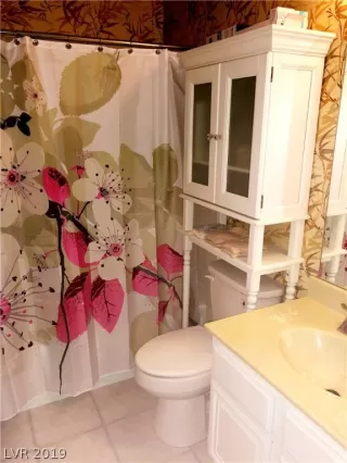 Photo #5: 2087447 Listing