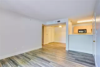 Photo #3: 2087485 Listing 