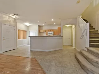 Photo #3: 2087582 Listing 