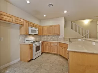 Photo #5: 2087582 Listing 