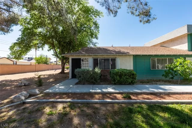 MLS: 2087600 Condo For Sale