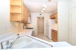 Photo #4: 2087658 Listing