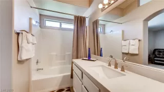 Photo #4: 2087679 Listing 