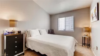 Photo #6: 2087679 Listing 