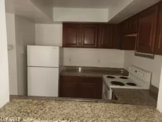 Photo #4: 2087701 Listing 
