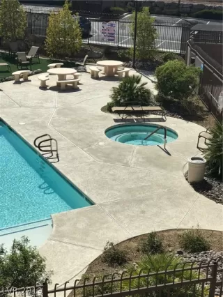 Photo #5: 2087710 Listing 