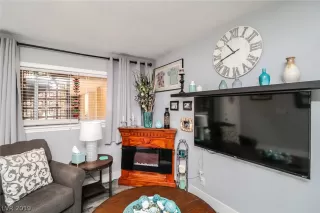 Photo #4: 2087735 Listing