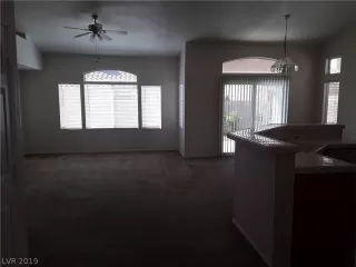 Photo #5: 2087774 Listing