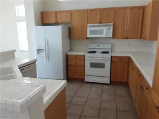 Photo #6: 2087774 Listing