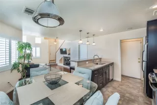 Photo #4: 2087781 Listing