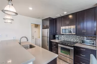 Photo #6: 2087781 Listing