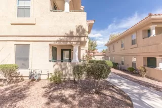 Photo #5: 2087795 Listing