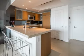 Photo #2: 2087809 Listing 