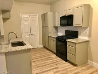 Photo #3: 2087839 Listing