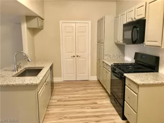 Photo #4: 2087839 Listing