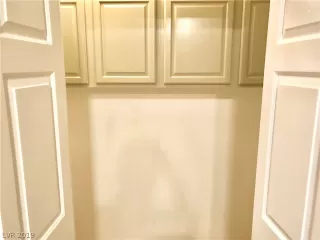 Photo #5: 2087839 Listing