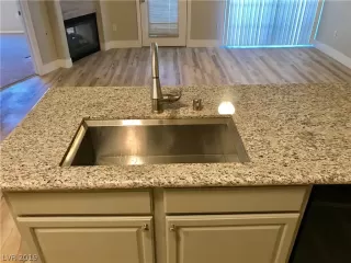 Photo #6: 2087839 Listing