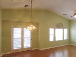 Photo #4: 2087844 Listing