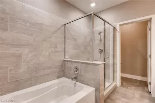 Photo #6: 2087876 Listing