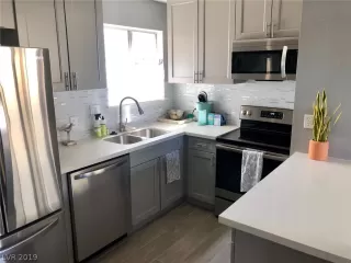 Photo #5: 2087945 Listing 