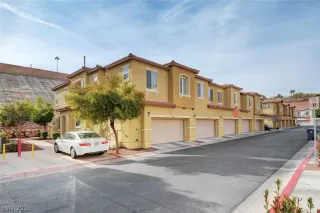 Photo #5: 2087958 Listing 