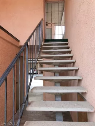 Photo #1: 2087989 Listing 