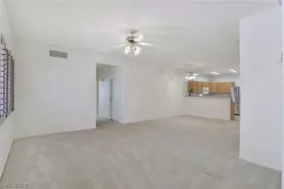 Photo #4: 2087995 Listing