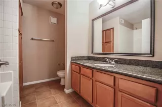 Photo #5: 2088012 Listing