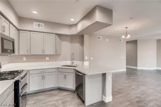 Photo #5: 2088045 Listing 