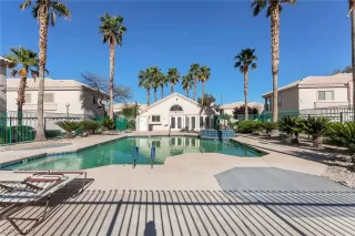 Photo #3: 2088058 Listing