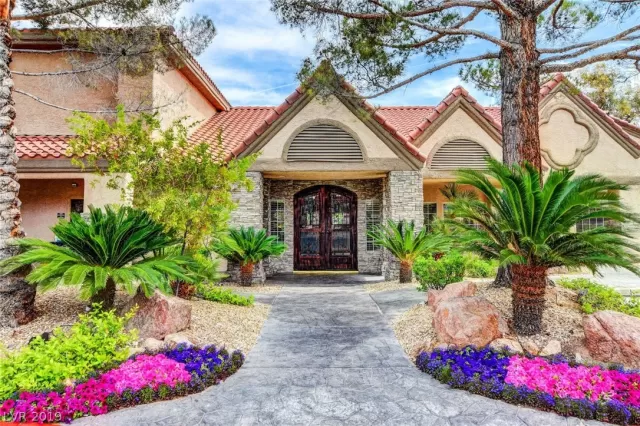 MLS: 2088097 Condo For Sale