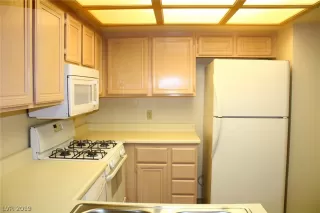 Photo #5: 2088161 Listing 