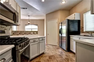 Photo #6: 2088172 Listing 