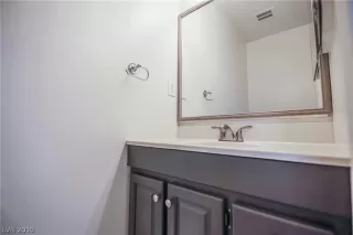 Photo #5: 2088198 Listing