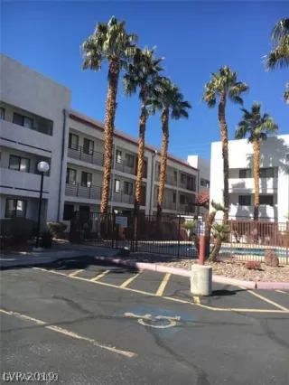 Photo #3: 2088202 Listing 