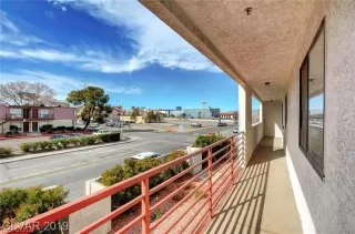 Photo #5: 2088202 Listing 