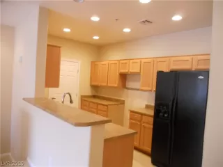 Photo #3: 2088205 Listing