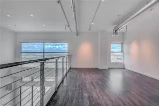 Photo #3: 2088210 Listing