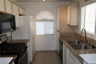 Photo #5: 2088246 Listing