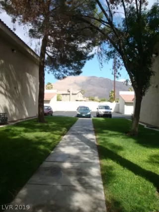 Photo #3: 2088294 Listing 