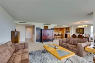 Photo #4: 2088295 Listing