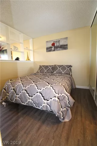 Photo #3: 2088324 Listing 