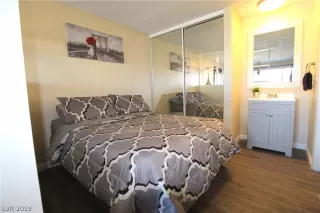 Photo #4: 2088324 Listing 