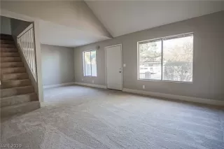 Photo #5: 2088362 Listing