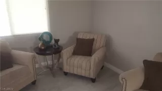 Photo #5: 2088403 Listing 