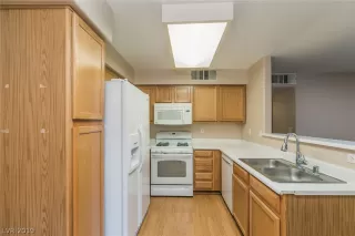 Photo #3: 2088542 Listing