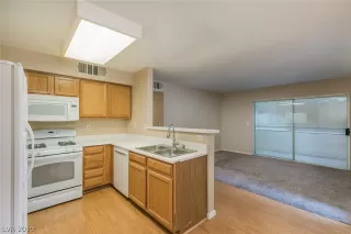 Photo #4: 2088542 Listing