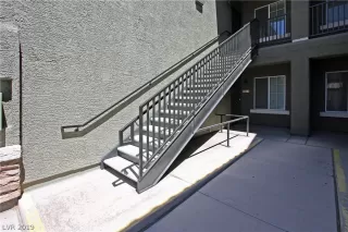 Photo #3: 2088557 Listing